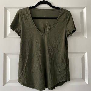 Lululemon Love v-neck tee
